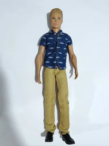 Boneco Ken Fashionista 2013 