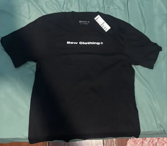 Camiseta Baw Clothing - Na etiqueta