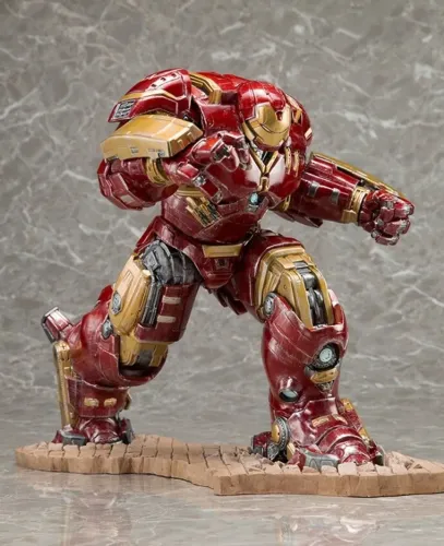 Iron Man Hulkbuster - (Figure Diorama - Hulk vs Hulkbuster)
