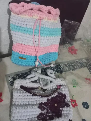 Bolsa de crochê fio de malha