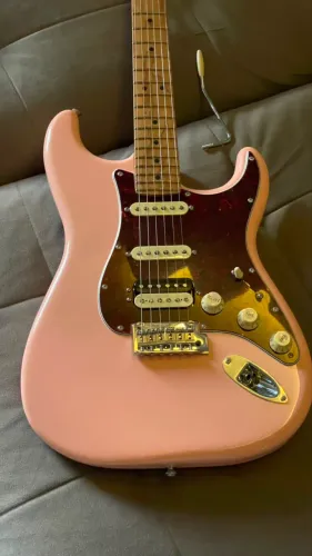 Raridade! Fender Player Roasted Maple Neck