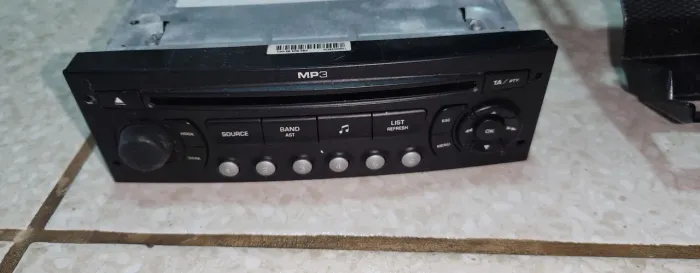 Radio original C4 VTR Pallas com Moldura