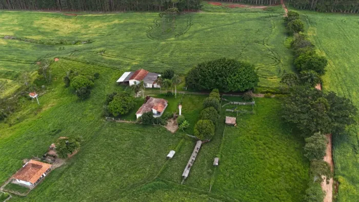 *EXCELENTE FAZENDA A VENDA NA REGIÃO DE CAPÃO BONITO - SP* ?? Formação: Agricultura e Silv