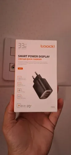Carregador Duplo Toocki 33w GaN Quick Charger com Display Inteligente