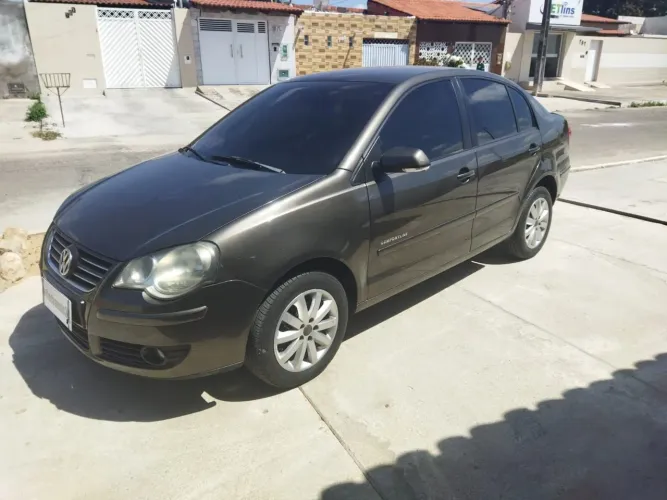 Volkswagen Polo Sed. Comfort. 1.6 MI Tot. Flex 8V 2010