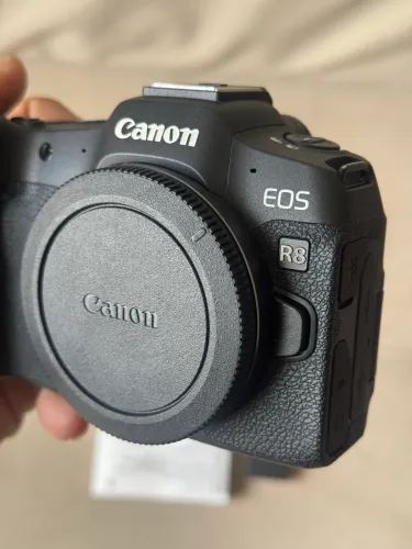 Canon R8 - OPORTUNIDADE 