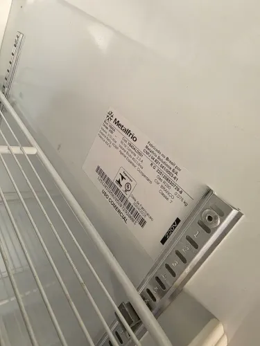 Refrigerador 220v metalfrio 