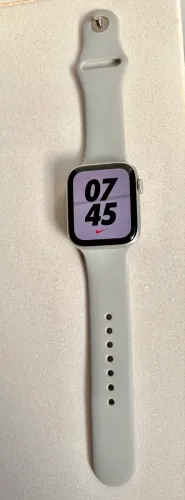 Apple Watch SE 44mm GPS