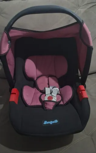 Bebê conforto com base para acoplar ambos marca Burigotto