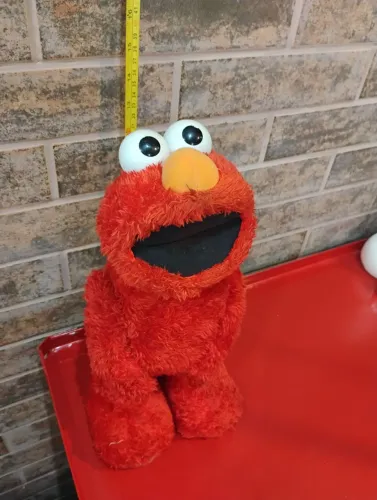 Elmo antigo vila sésamo funcionando