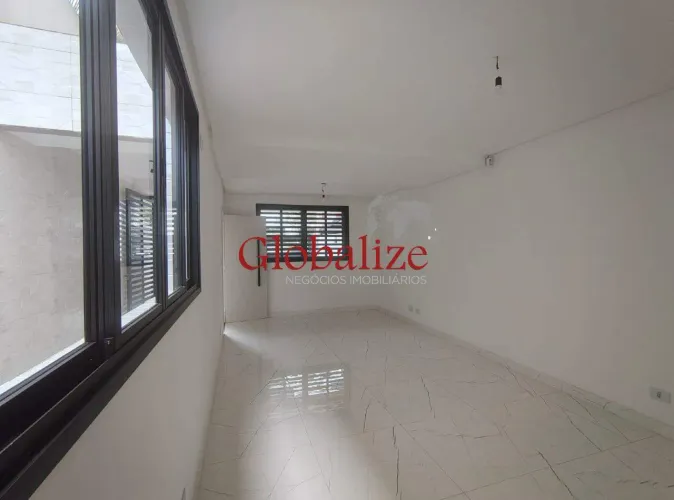 Sobrado à venda no Boqueirão 123m² 3 dormitórios, 2 suítes e 2 vagas de garagem | R$ 1.650