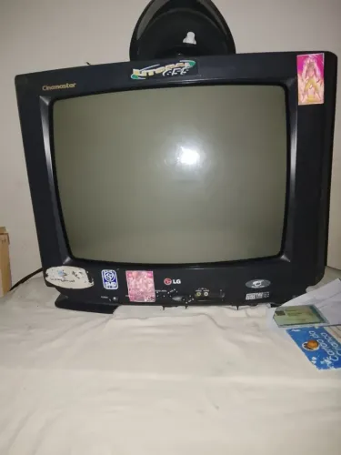 Tv de tubo boa pra jogos e assisti 