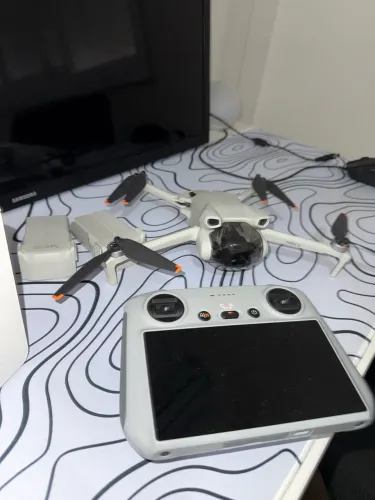 DJI MINI 3 (CONTROLE COM TELA)