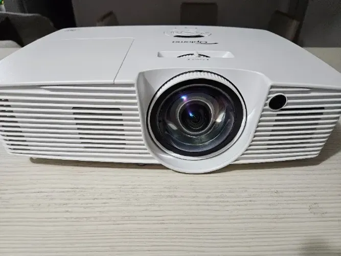 Projetor Optoma - 3600 lumens WXGA Curta distância