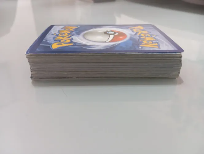 50 cartas com tudo acima de 100 Hp e com 5 brilhantes 