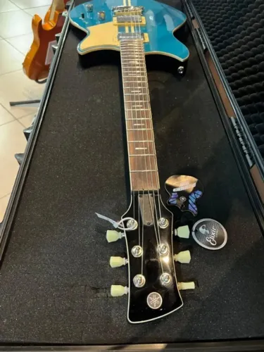 Yamaha Guitarra Revstar RSS02T SWB Swift Blue