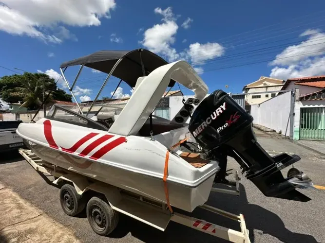 Lancha Real 20 pés + Mercury 175HP (APENAS 25H) - Estado de Nova!
