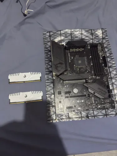 Placa mãe b550 + ddr4 3200 mhz 2x16gb