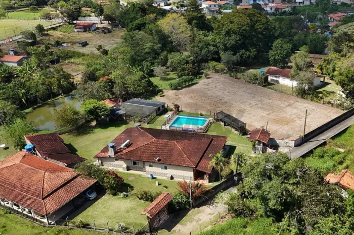 Chácara Encantadora e Moderna em Extrema, MG no bairro dos Tenentes