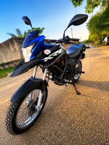 Vendo XRE 190 2023 bem conservada 