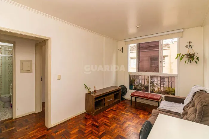 Apartamento mobiliado de 1 quarto no Centro Histórico de Porto Alegre.