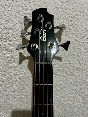Baixo 5 cordas Ativo Cort T35