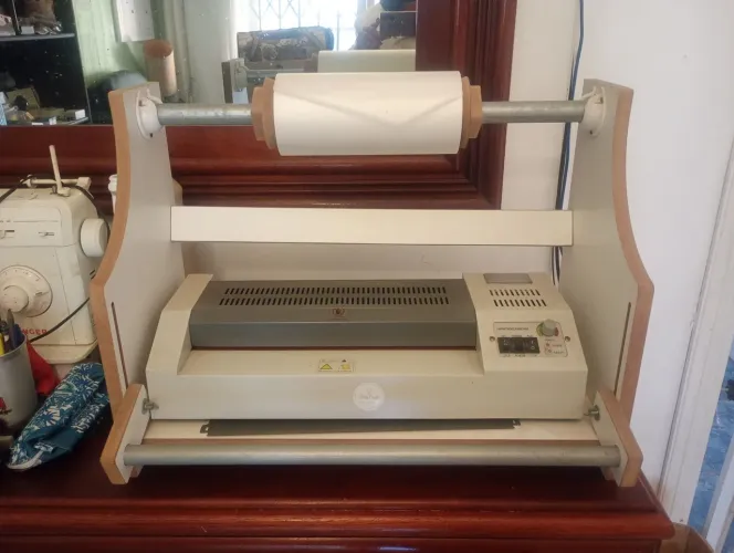 Suporte para plastificadora / laminadora