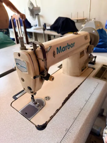 Máquina reta industrial 