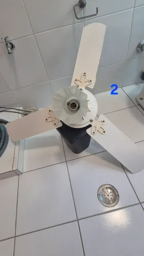 Ventilador de teto 220v - usado/funcionando