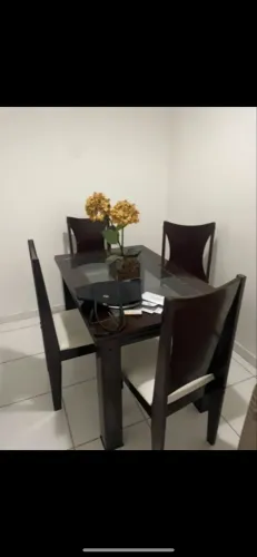 Mesa de jantar 4 lugares