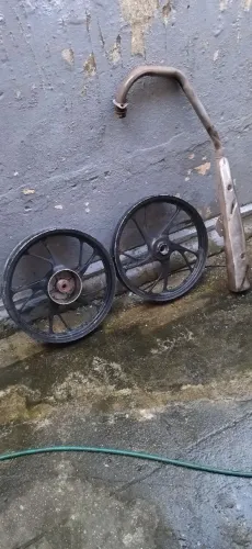 Escada e roda pe de galinha 