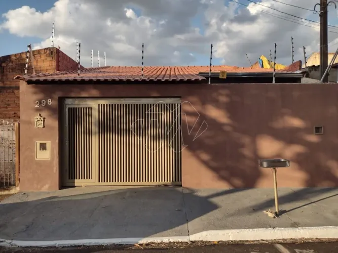 Locação de Casas / Padrão na cidade de Araraquara