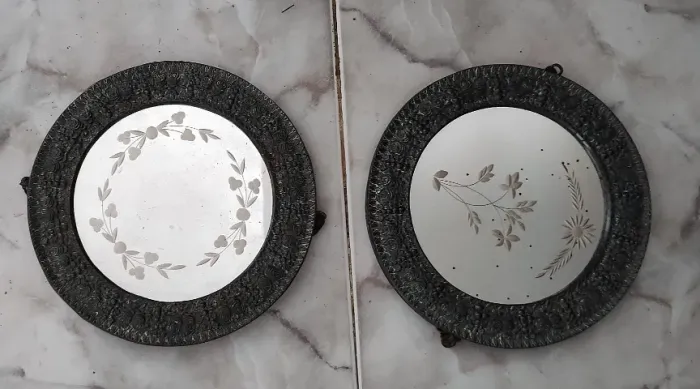 Peça Decorativa de Metal e Espelho