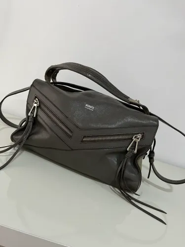 Bolsa Tote Suri de couro Schutz