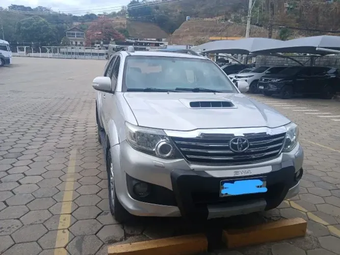 Toyota Hilux SW4 SRV D4-d 4X4 3.0 TDI Dies. AUT 2013