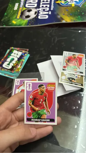 FIGURINHA LEGEND HAKIMI BORDO 2026