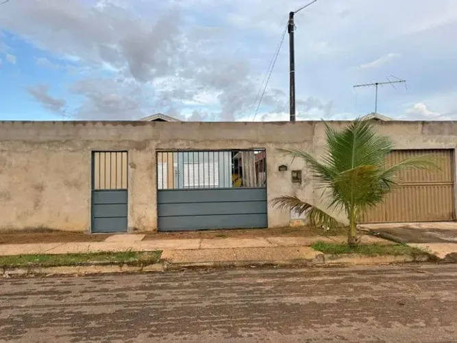 Casa 2 quartos 2 banheiros