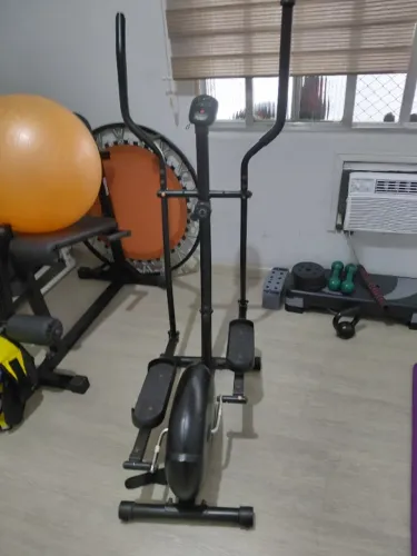 Elíptico Transport PodiumFit L100 - Magnético - 8cargas - Silencioso