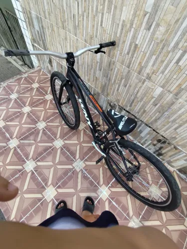 Bike , aro 26 marca wny com kenda flame , banco brutos pro , garfo master do grau