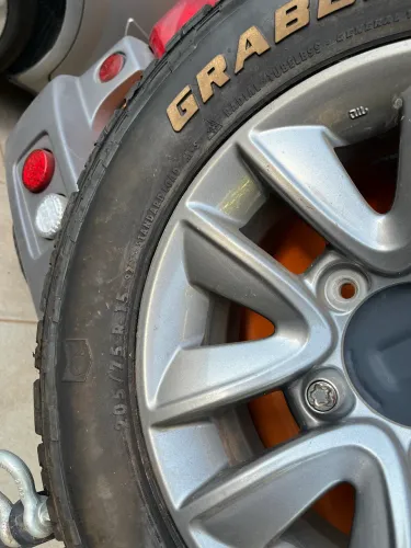 Pneu General Tyre Grabber AT 205/75 r15 (sem uso)
