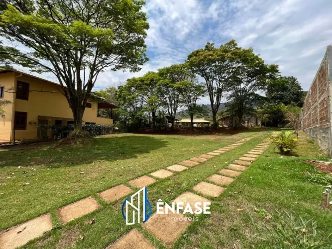 Casa no Condomínio Fazenda do Mirante com 2380 m² e 05 quartos