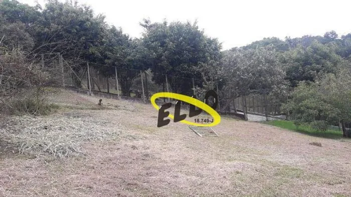 Área com 34 mil m², com platôs excelentes para condomínio, localizada próxima ao Centro ZI