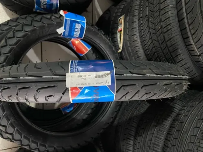 Pneu de moto sem câmara 80/100/18