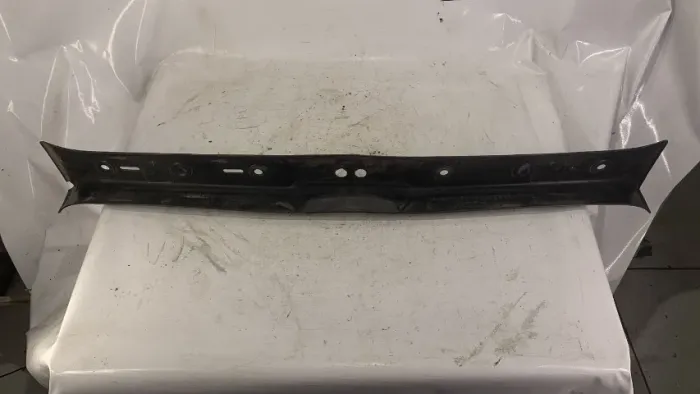 Acabamento Interno Tampa De Porta Mala VW Gol G3/G4 c/ Detalhe