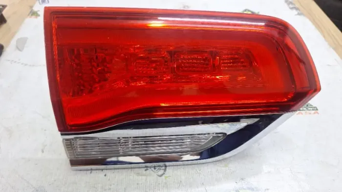Lanterna Tampa Traseira Esquerda Grand Cherokee 