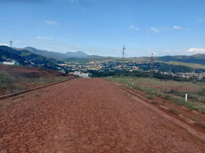 Lotes a venda na Terceira fase do Bairro Villa Real em Sabará 360 m² com linda vista!