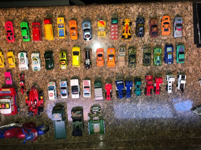 Vendo Lote de Brinquedos e Jogos