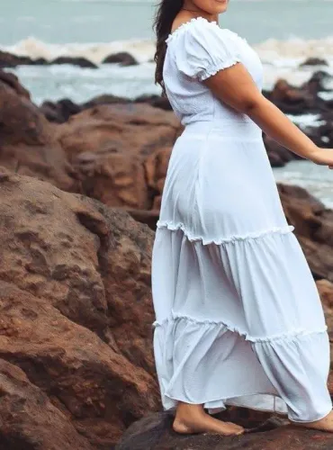 Vestido branco com babados G