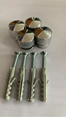 Botão para fixação de espelho 