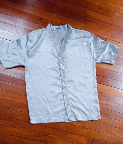 Camisa cetim masculina prateada M